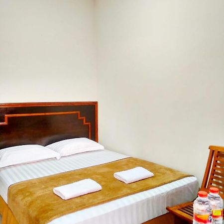 סוראבאיה Hotel Keluarga Djagalan Raya מראה חיצוני תמונה