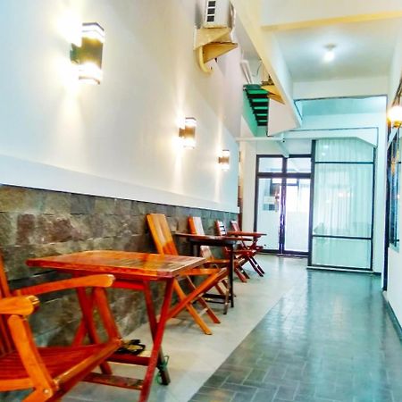 סוראבאיה Hotel Keluarga Djagalan Raya מראה חיצוני תמונה