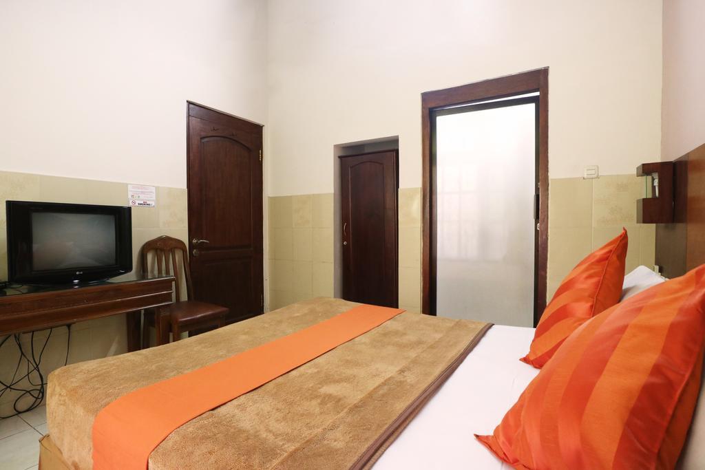 סוראבאיה Hotel Keluarga Djagalan Raya מראה חיצוני תמונה