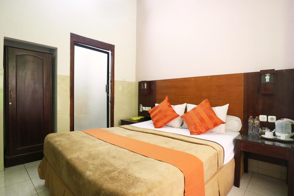 סוראבאיה Hotel Keluarga Djagalan Raya מראה חיצוני תמונה