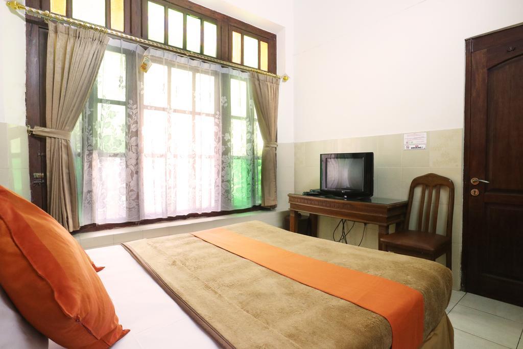 סוראבאיה Hotel Keluarga Djagalan Raya מראה חיצוני תמונה