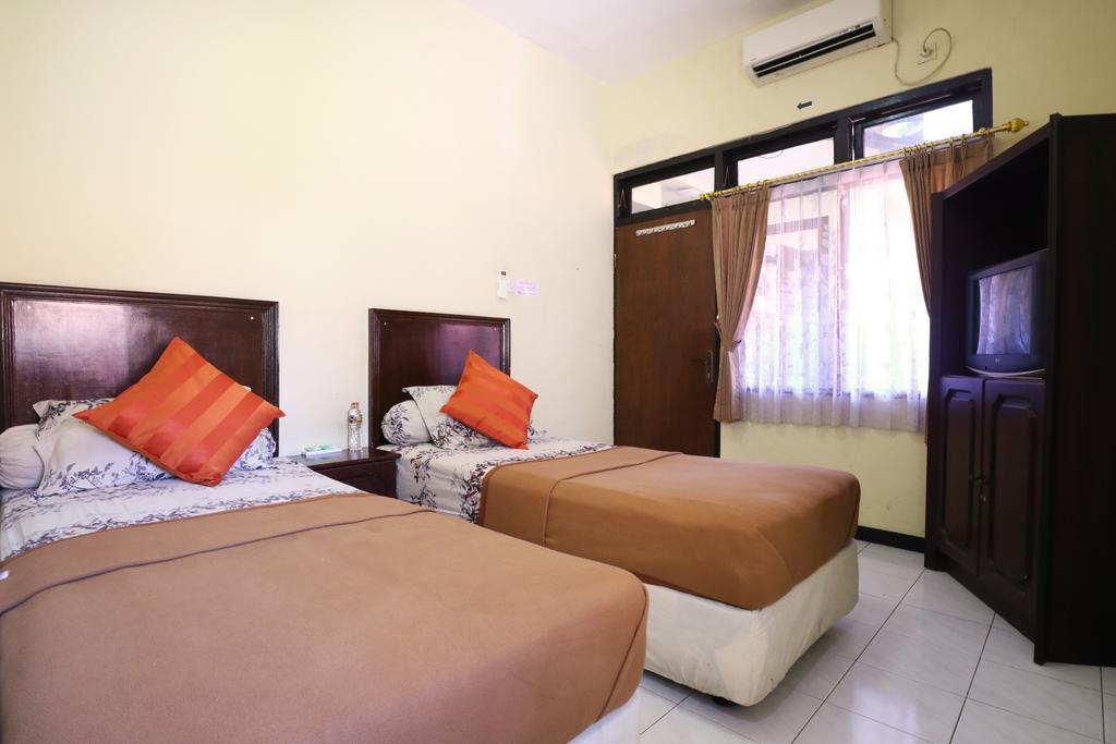 סוראבאיה Hotel Keluarga Djagalan Raya מראה חיצוני תמונה