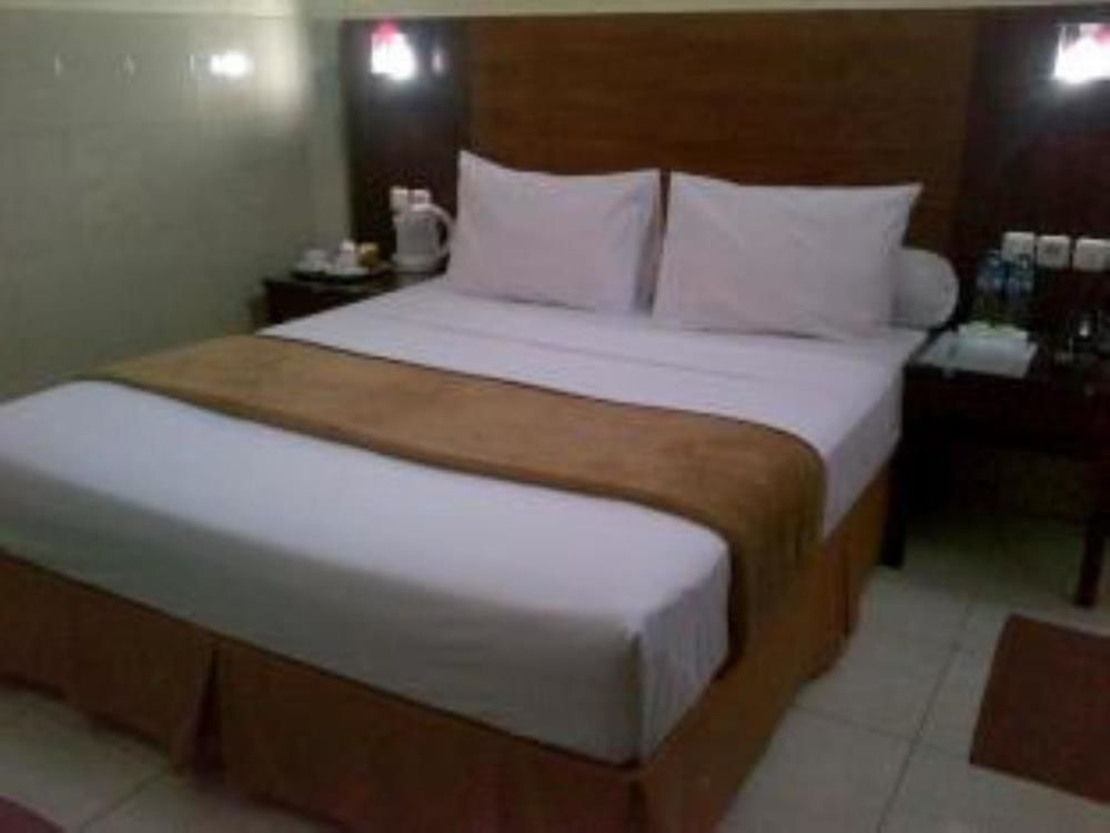 סוראבאיה Hotel Keluarga Djagalan Raya מראה חיצוני תמונה