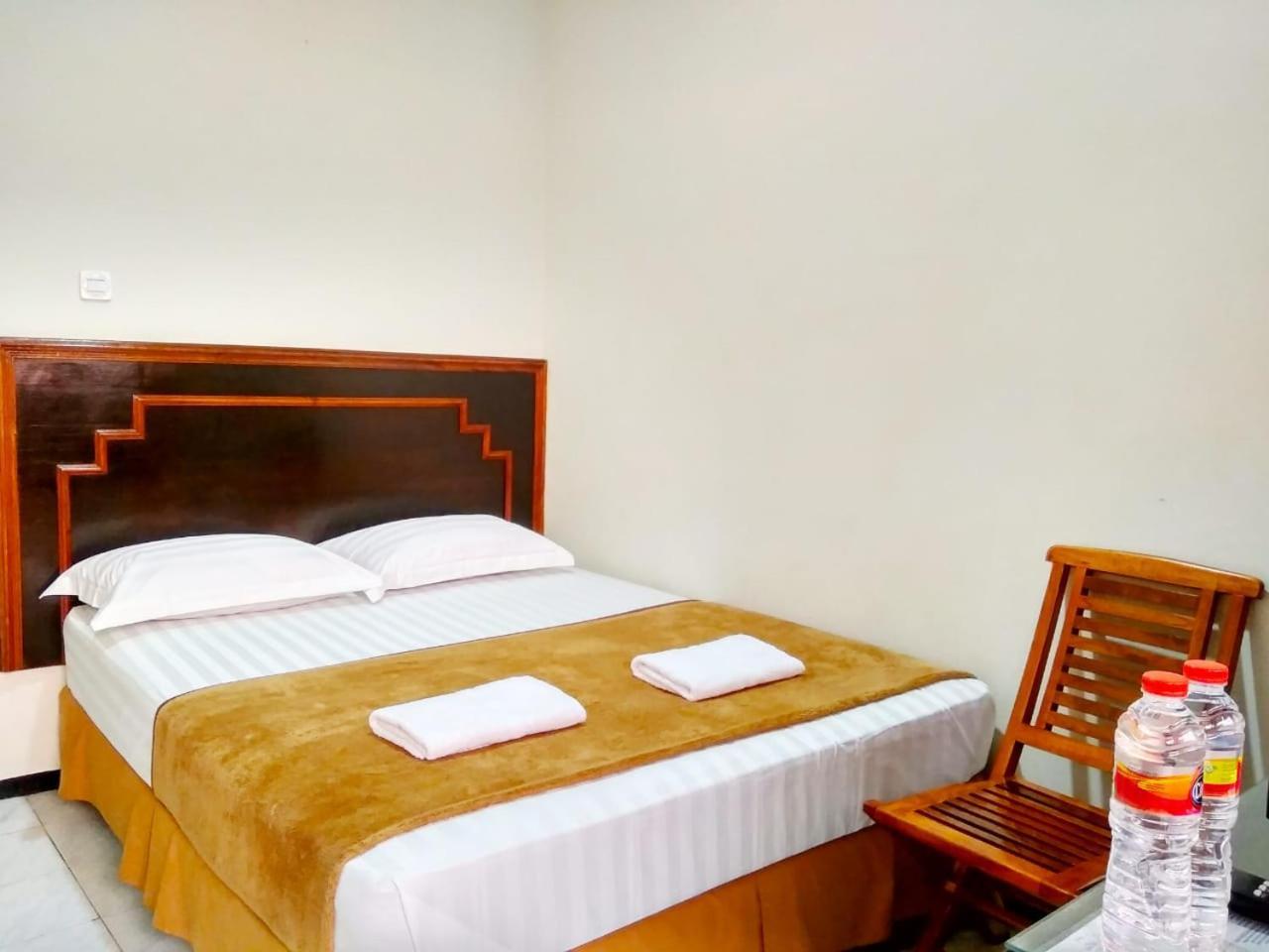סוראבאיה Hotel Keluarga Djagalan Raya מראה חיצוני תמונה
