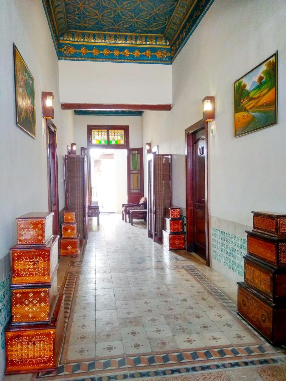 סוראבאיה Hotel Keluarga Djagalan Raya מראה חיצוני תמונה
