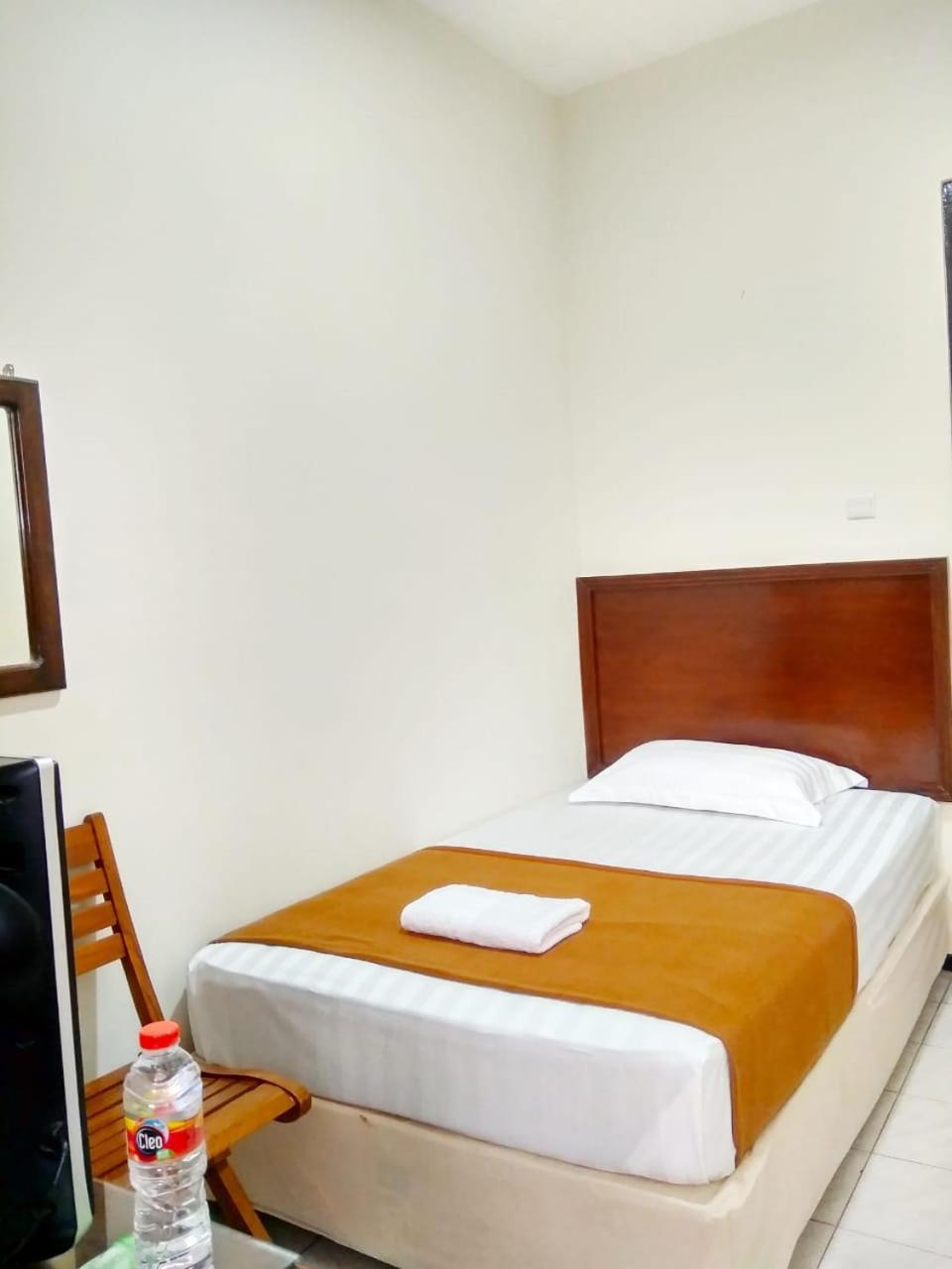 סוראבאיה Hotel Keluarga Djagalan Raya מראה חיצוני תמונה