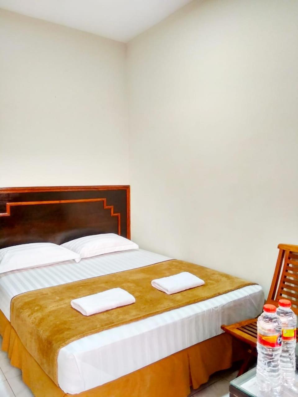 סוראבאיה Hotel Keluarga Djagalan Raya מראה חיצוני תמונה